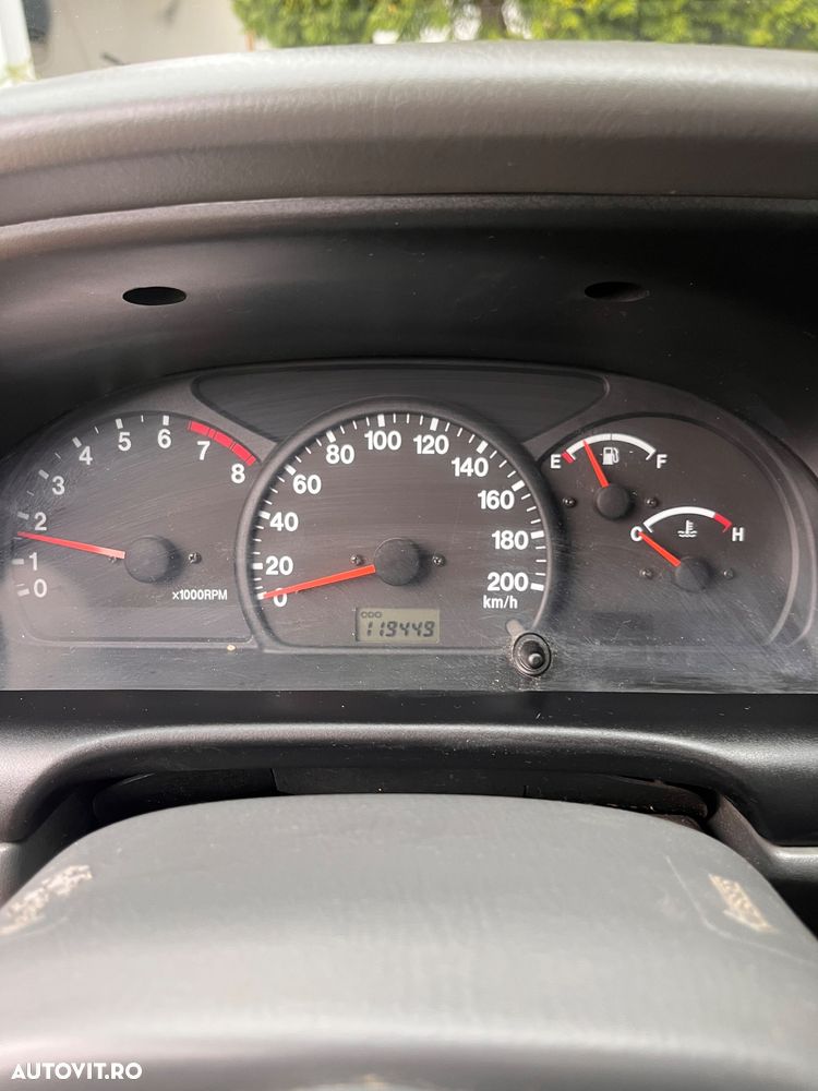 Suzuki Grand Vitara 2.0 - 8
