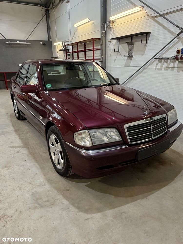 Mercedes-Benz Klasa C 200 T Elegance - 1