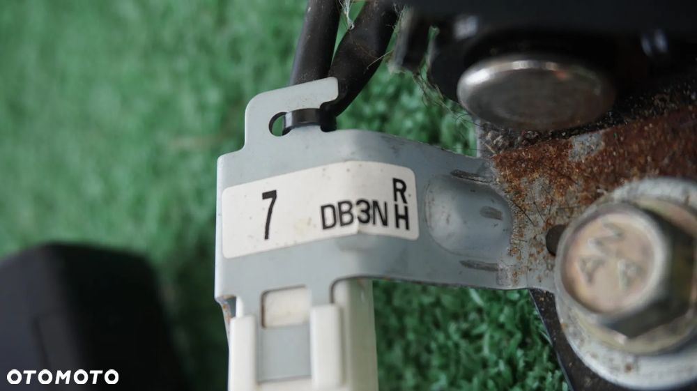 Mazda CX-3 zapinka zapinki pasow bezpieczenstwa tyl tylne - 3