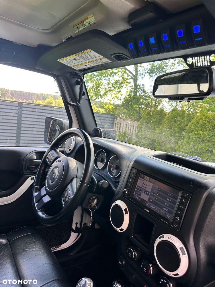Jeep Wrangler - 24