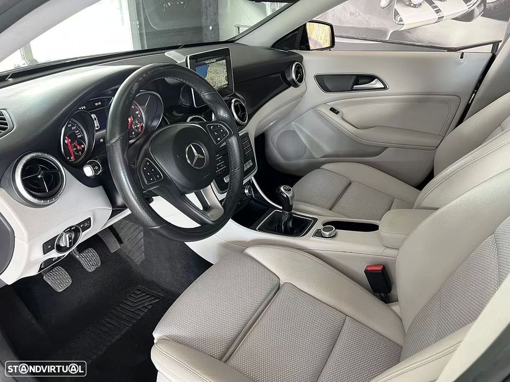 Mercedes-Benz CLA 180 d - 6