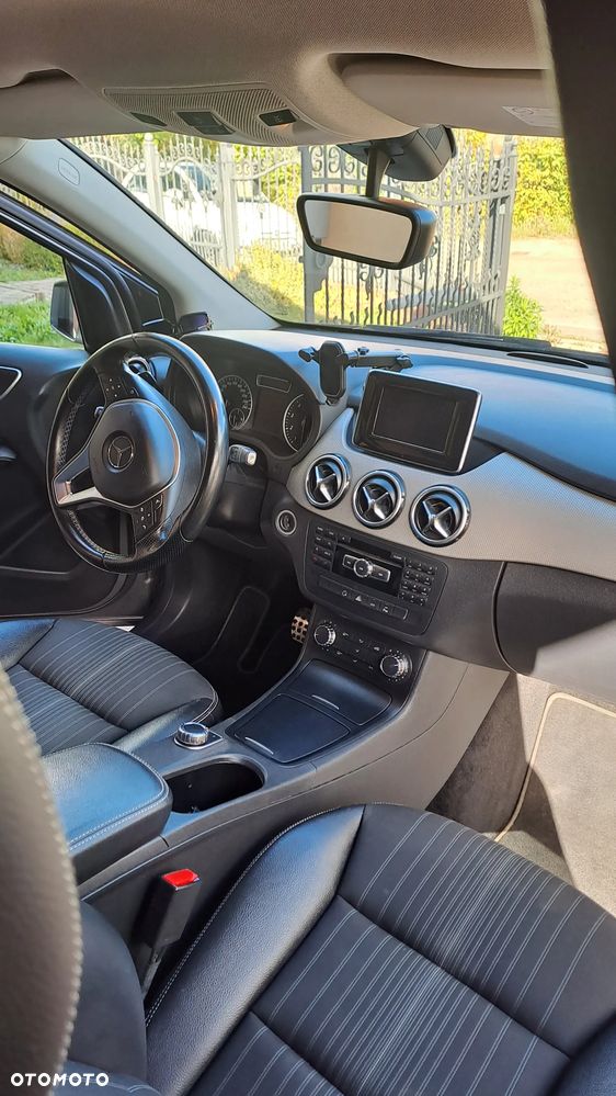 Mercedes-Benz Klasa B 180 7G-DCT Style - 11