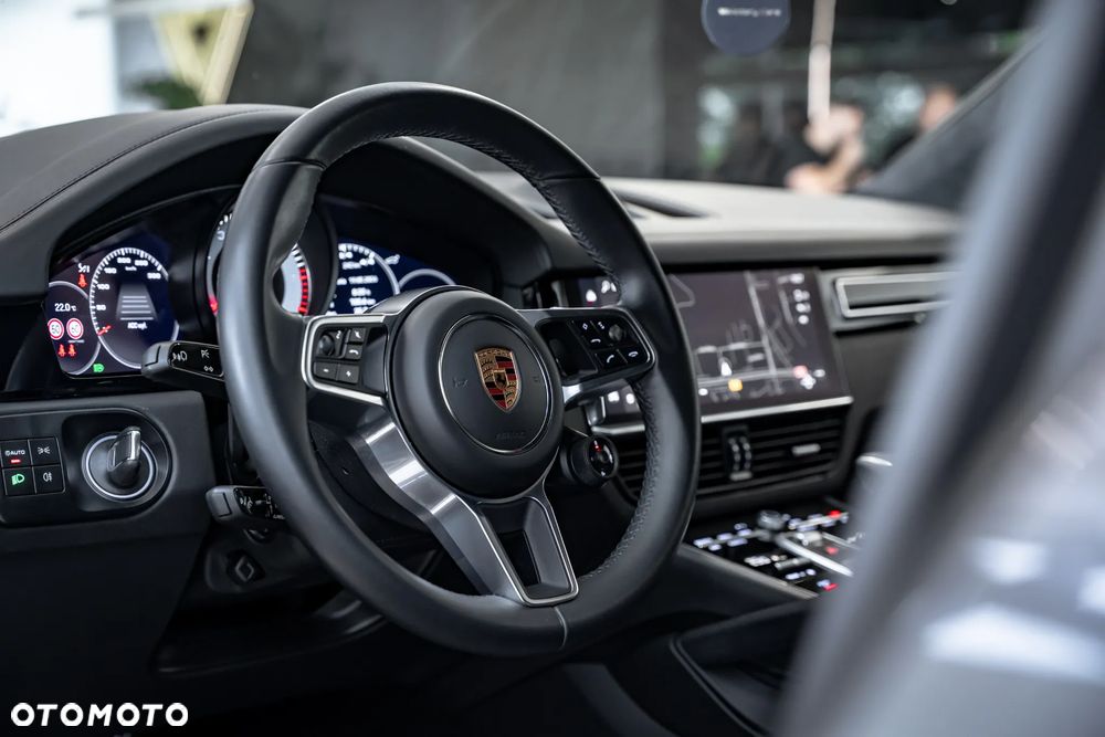 Porsche Cayenne - 24