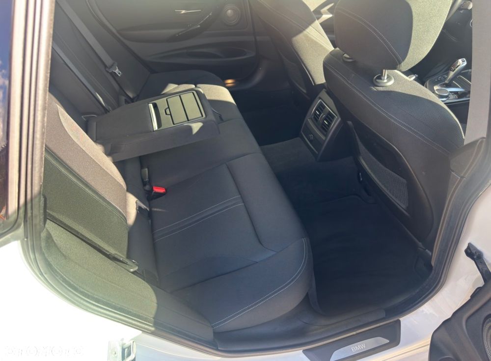 BMW 3GT 320d xDrive Sport-Aut Sport Line - 15