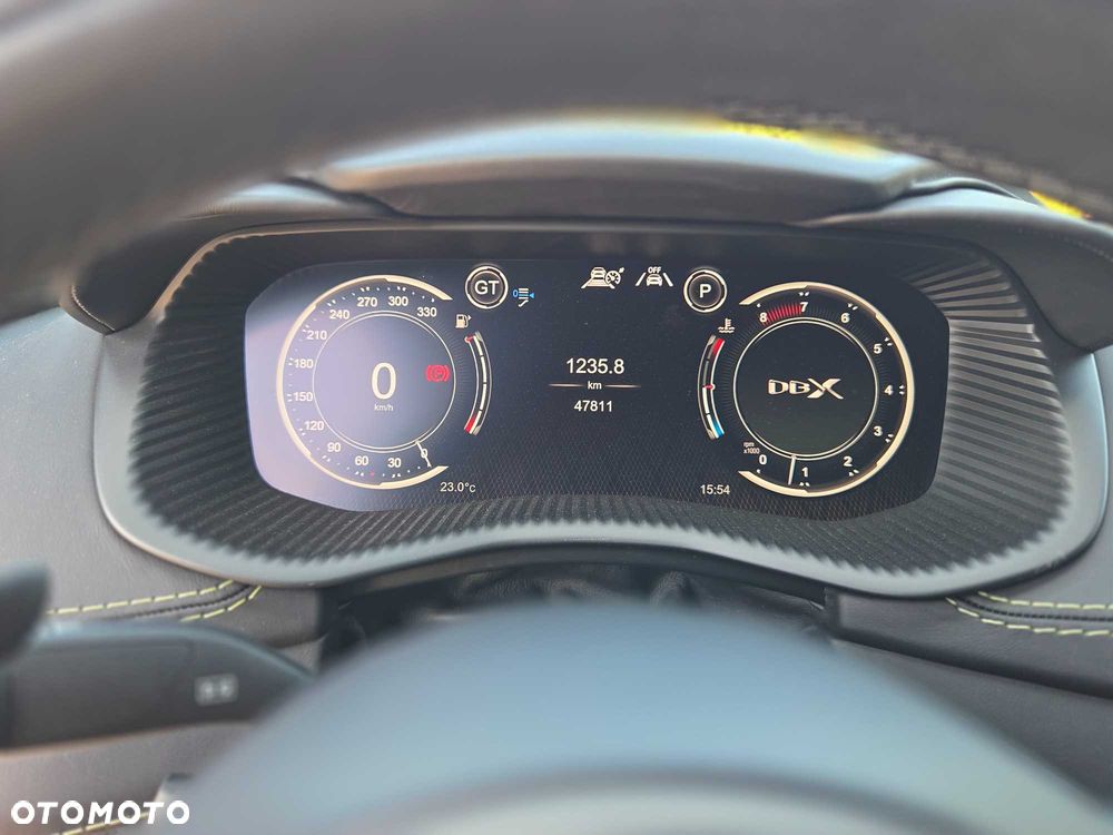 Aston Martin DBX - 8