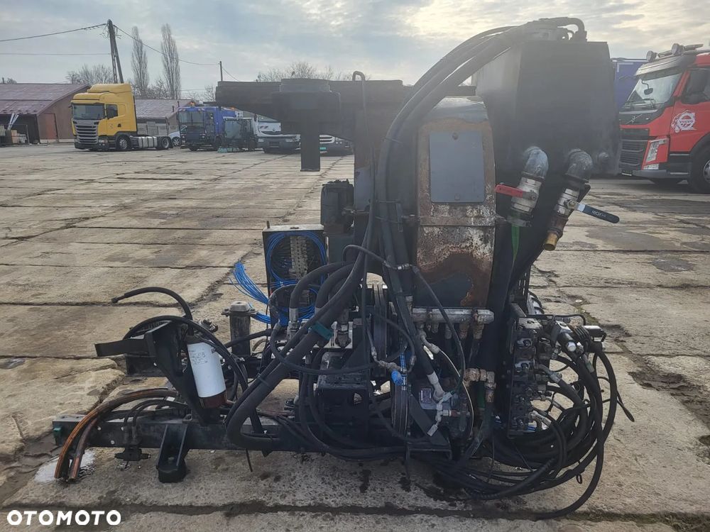 Wentylator z zamiatarki, rozdzielacz, pompy hydrauliczne - 5