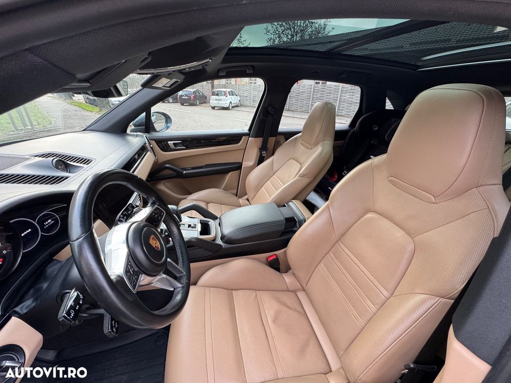 Porsche Cayenne - 12