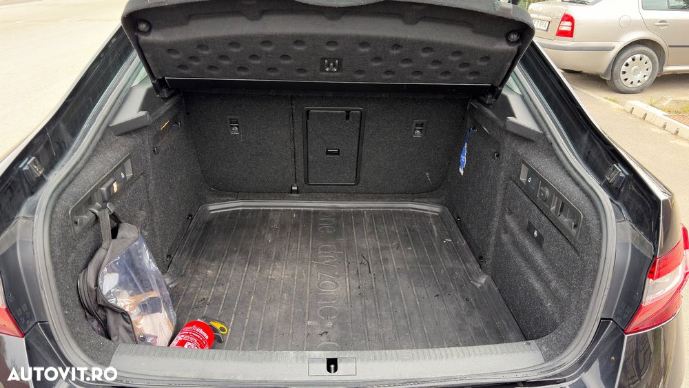 Skoda Superb 2.0 TDI DSG 4X4 Style - 10