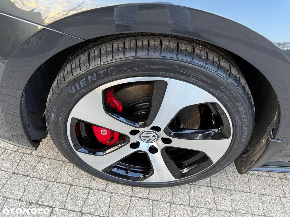 Volkswagen Golf GTI (BlueMotion Technology) DSG - 16