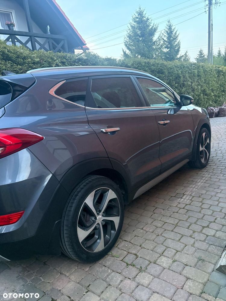 Hyundai Tucson 2.0 CRDI BlueDrive Style 2WD - 10