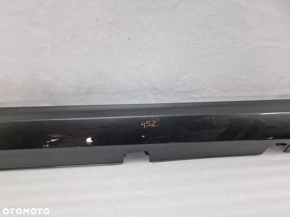 FORD FIESTA MK8 ST-LINE 17- LEWA LISTWA PROGOWA / NAKŁADKA PROGU , KOLOR SZARY METALIK ( GRAFITOWY ) , NR H1BJ-A10155-BW , NR AUKCJI PR452 - 4