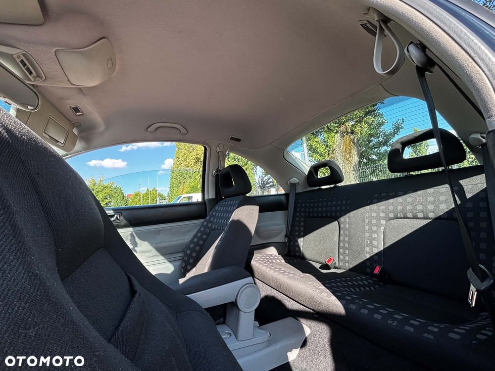Volkswagen New Beetle - 7
