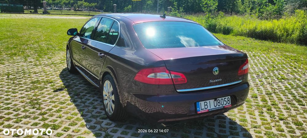 Skoda Superb 2.0 TDI Elegance DSG - 2