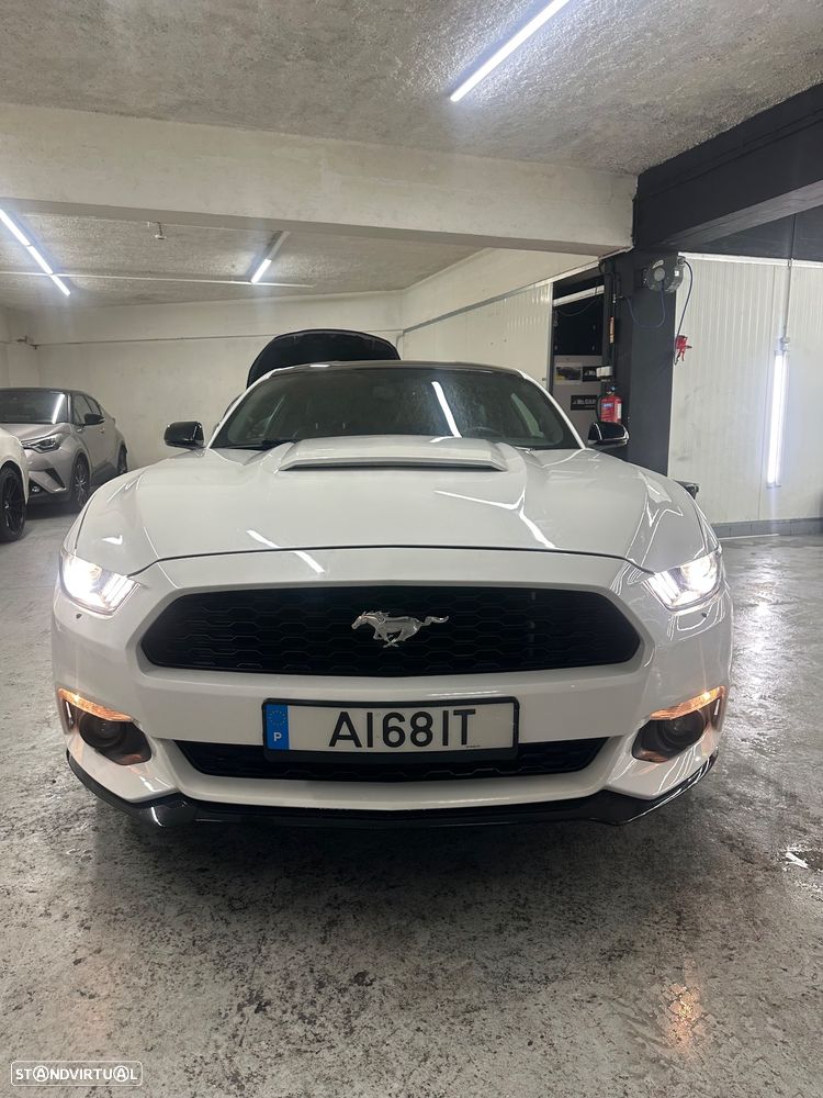 Ford Mustang 2.3 Eco Boost Aut. - 2