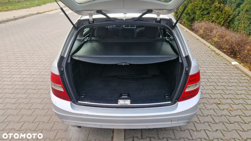 Mercedes-Benz Klasa C 200 CDI BlueEff Classic - 15