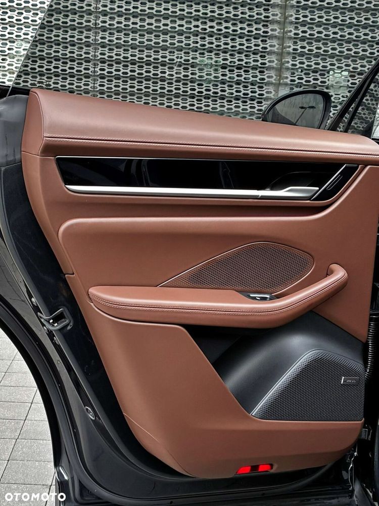 Porsche Macan - 17