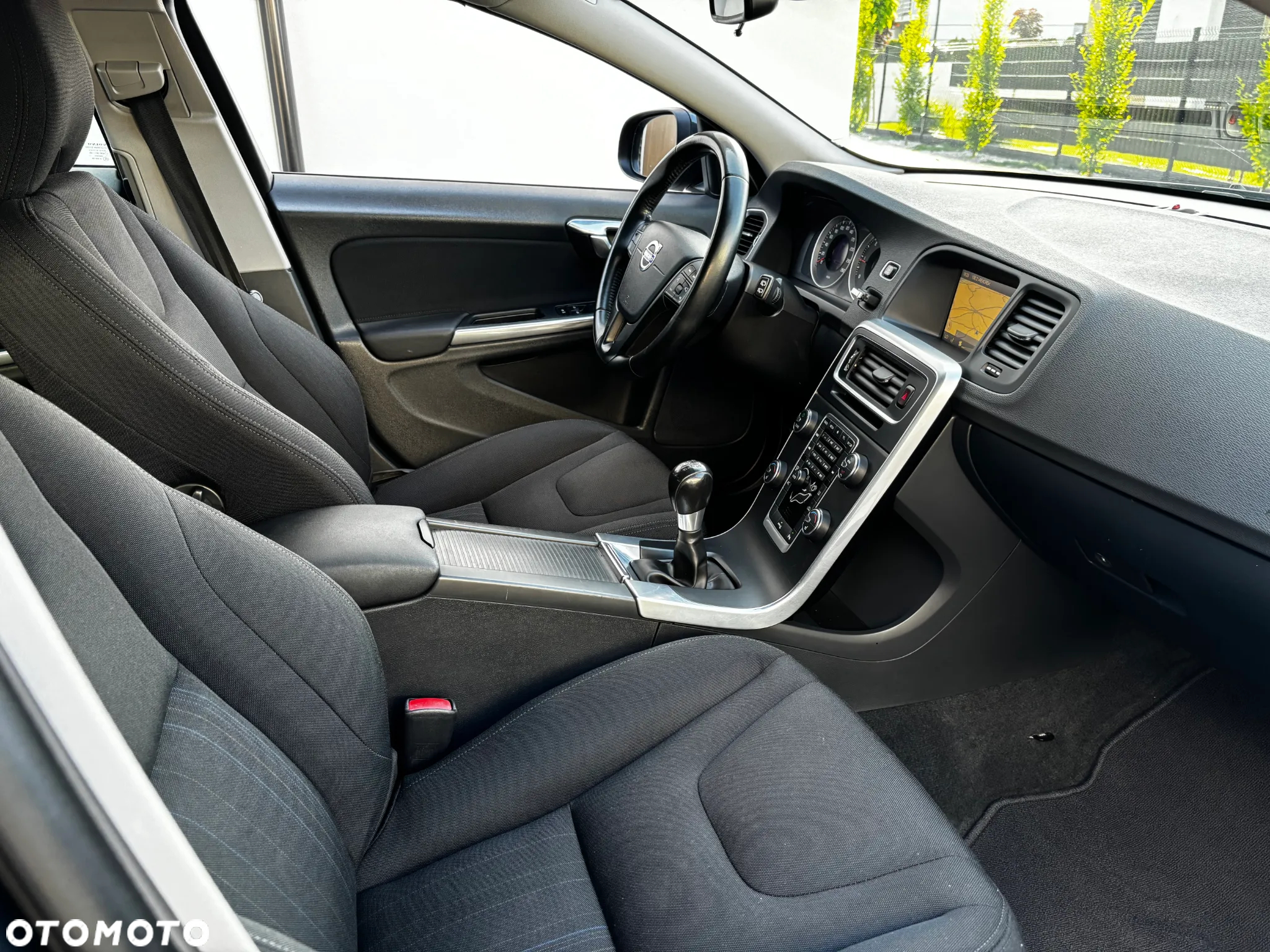 Volvo V60 D2 Momentum - 23