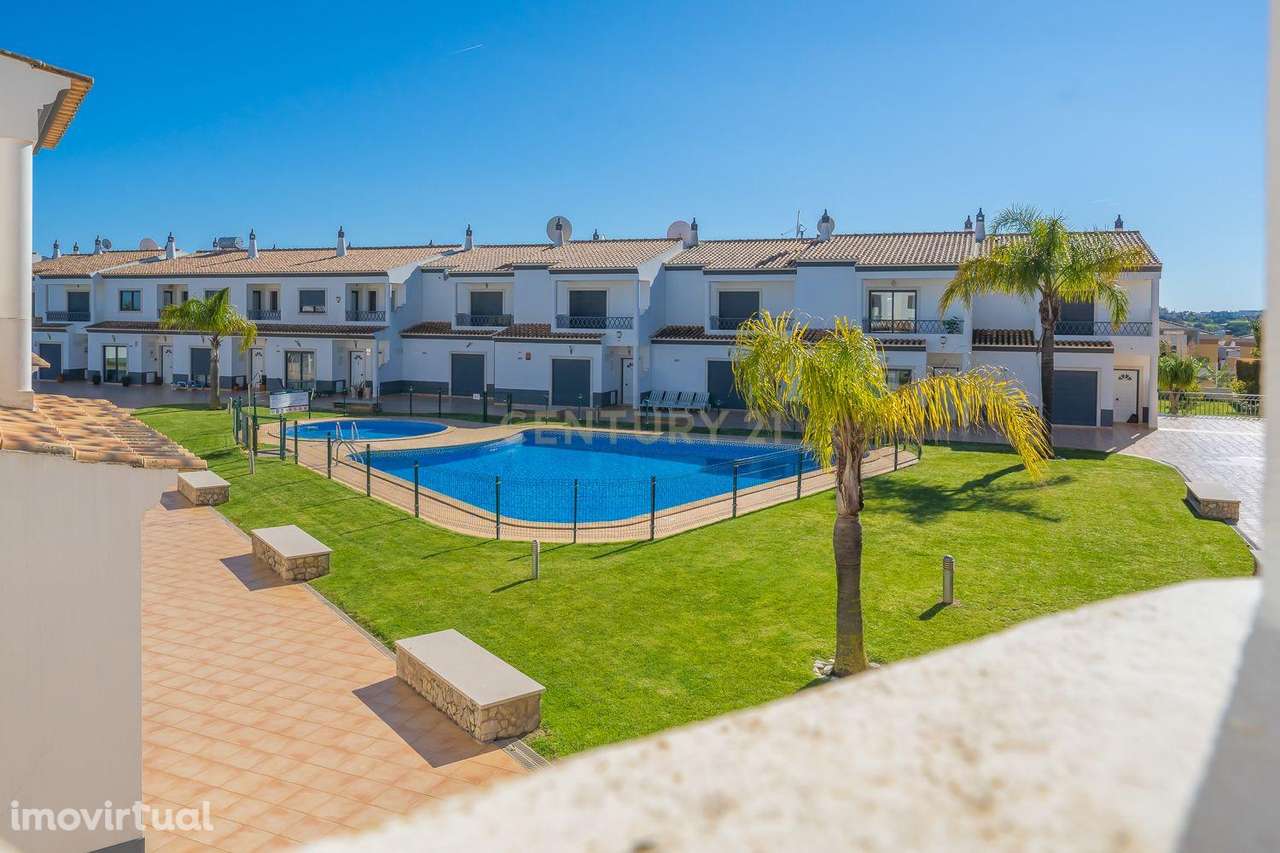 Moradia T2+1 Remodelada com Piscina | Mosqueira – Albufeira - Grande imagem: 2/53
