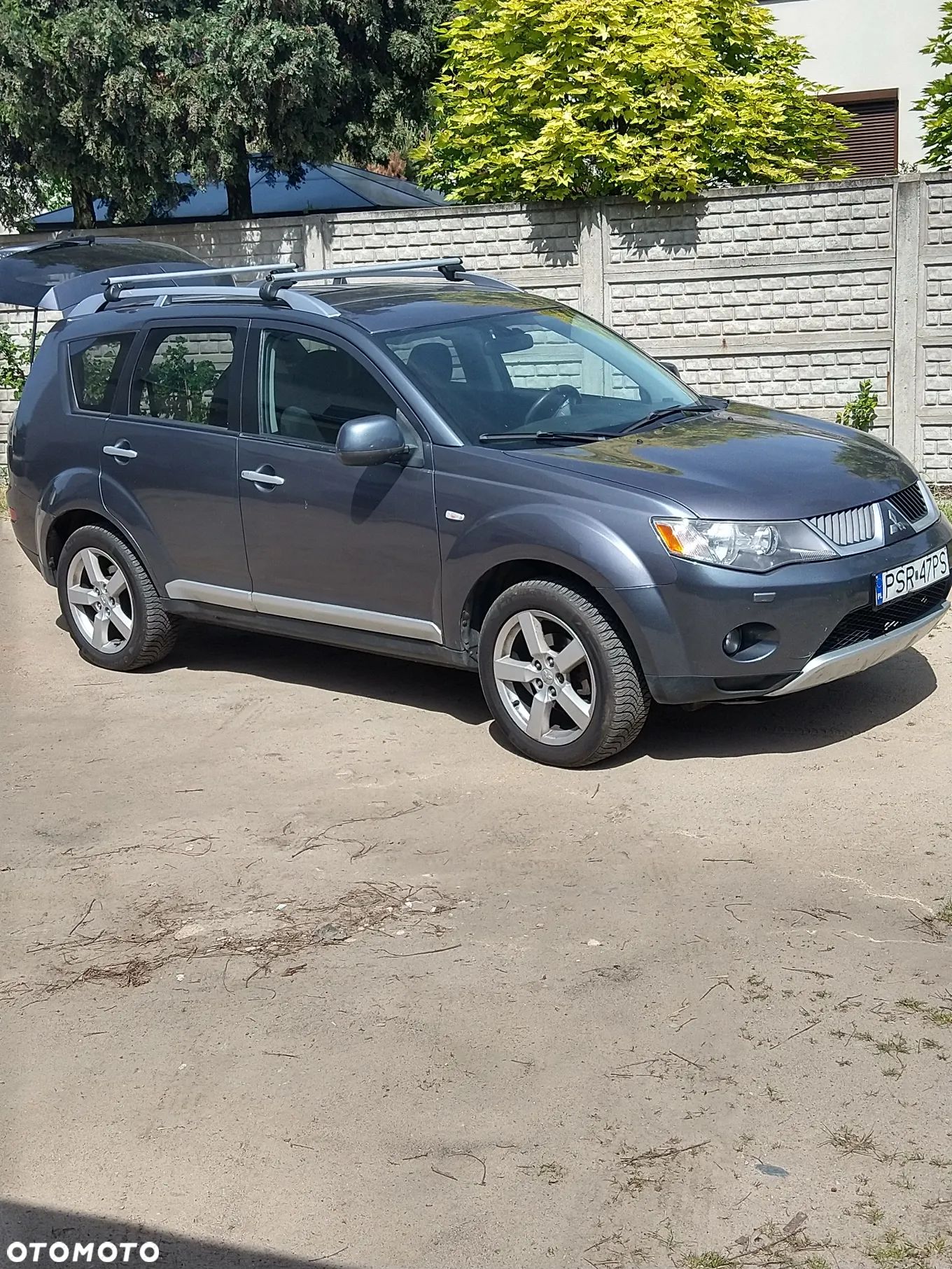 Mitsubishi Outlander - 1