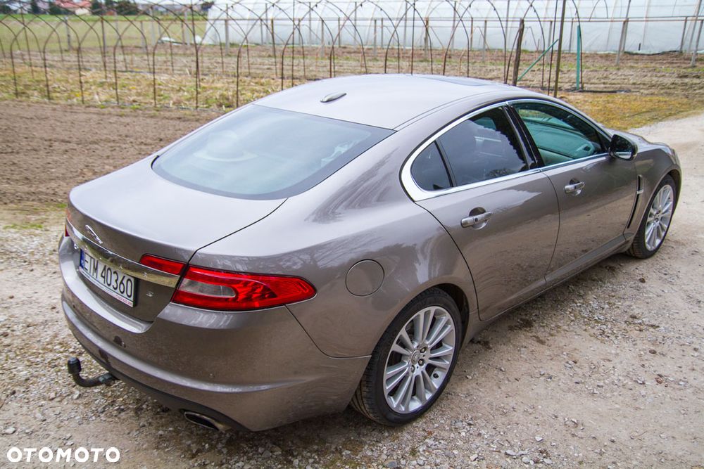 Jaguar XF - 13