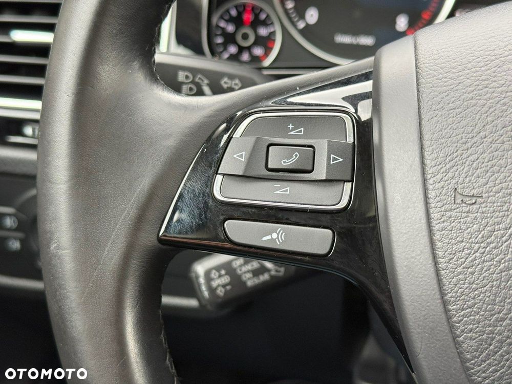 Volkswagen Touareg - 27