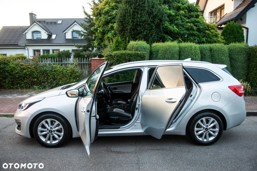 Kia Ceed 1.6 GDI DCT Vision - 16