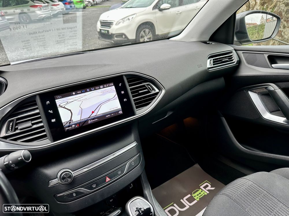 Peugeot 308 1.2 PureTech Allure - 21