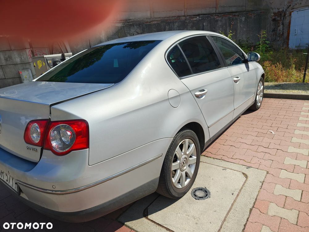 Volkswagen Passat 2.0 TDI DPF DSG Individual - 15