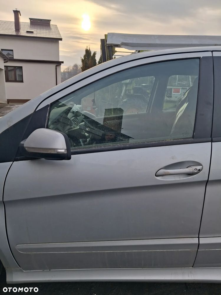 MERCEDES B-KLASA W245 05 761 DRZWI LEWY PRZOD - 1