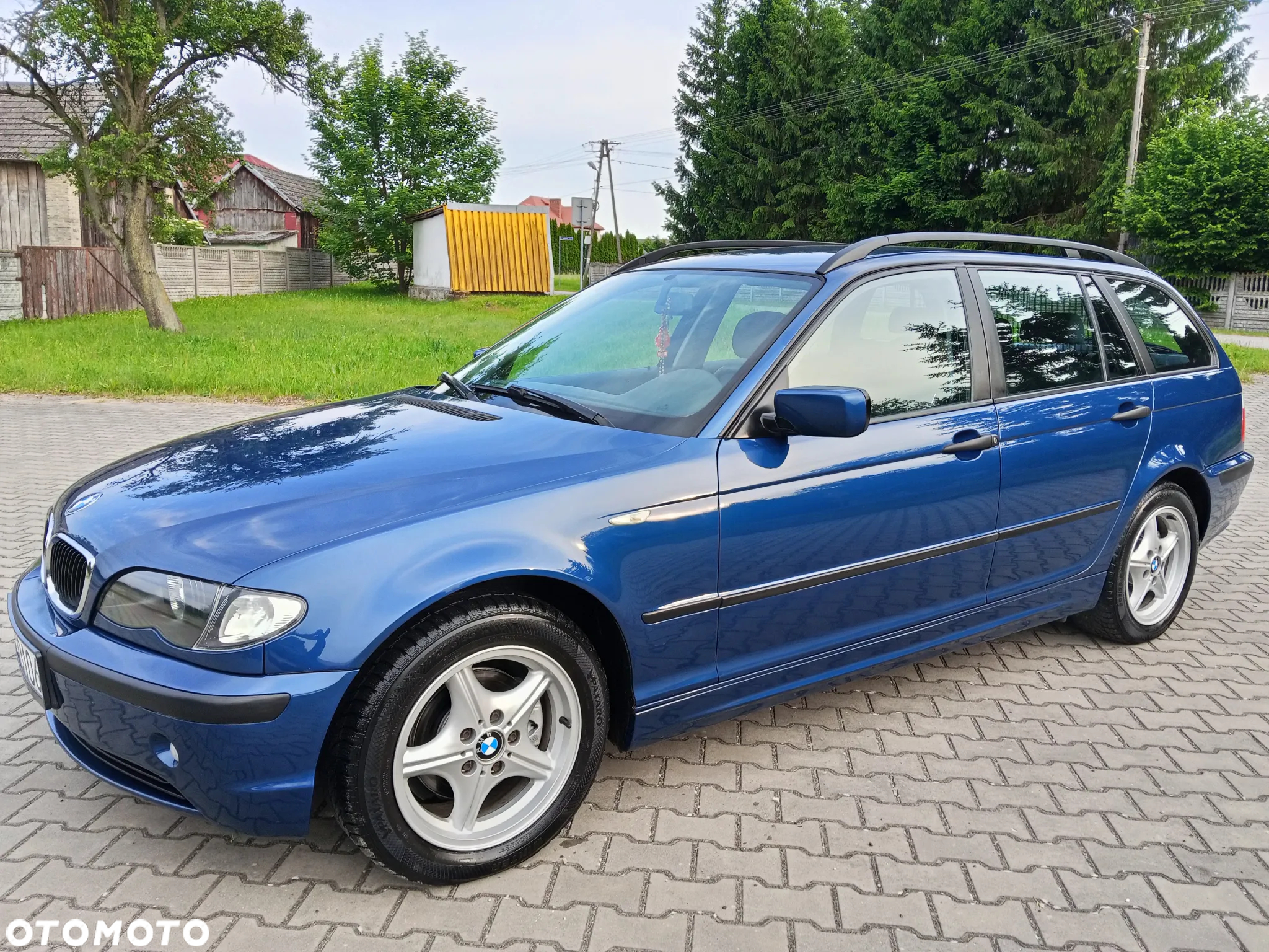BMW Seria 3 318i Touring - 9
