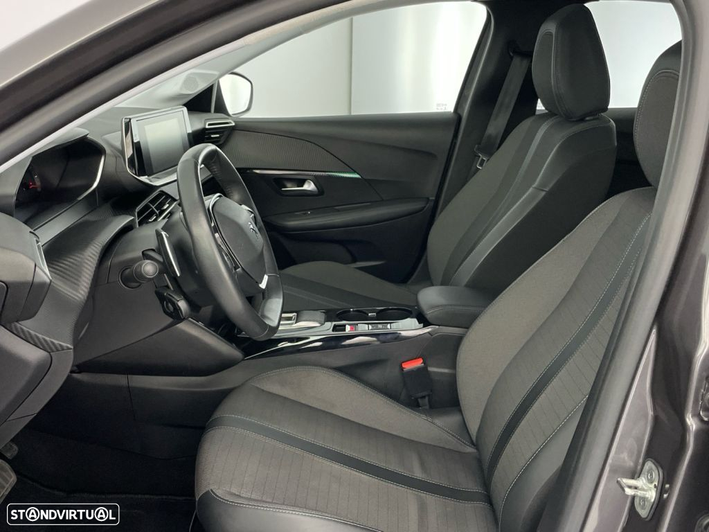 Peugeot 208 1.2 PureTech Allure EAT8 - 11