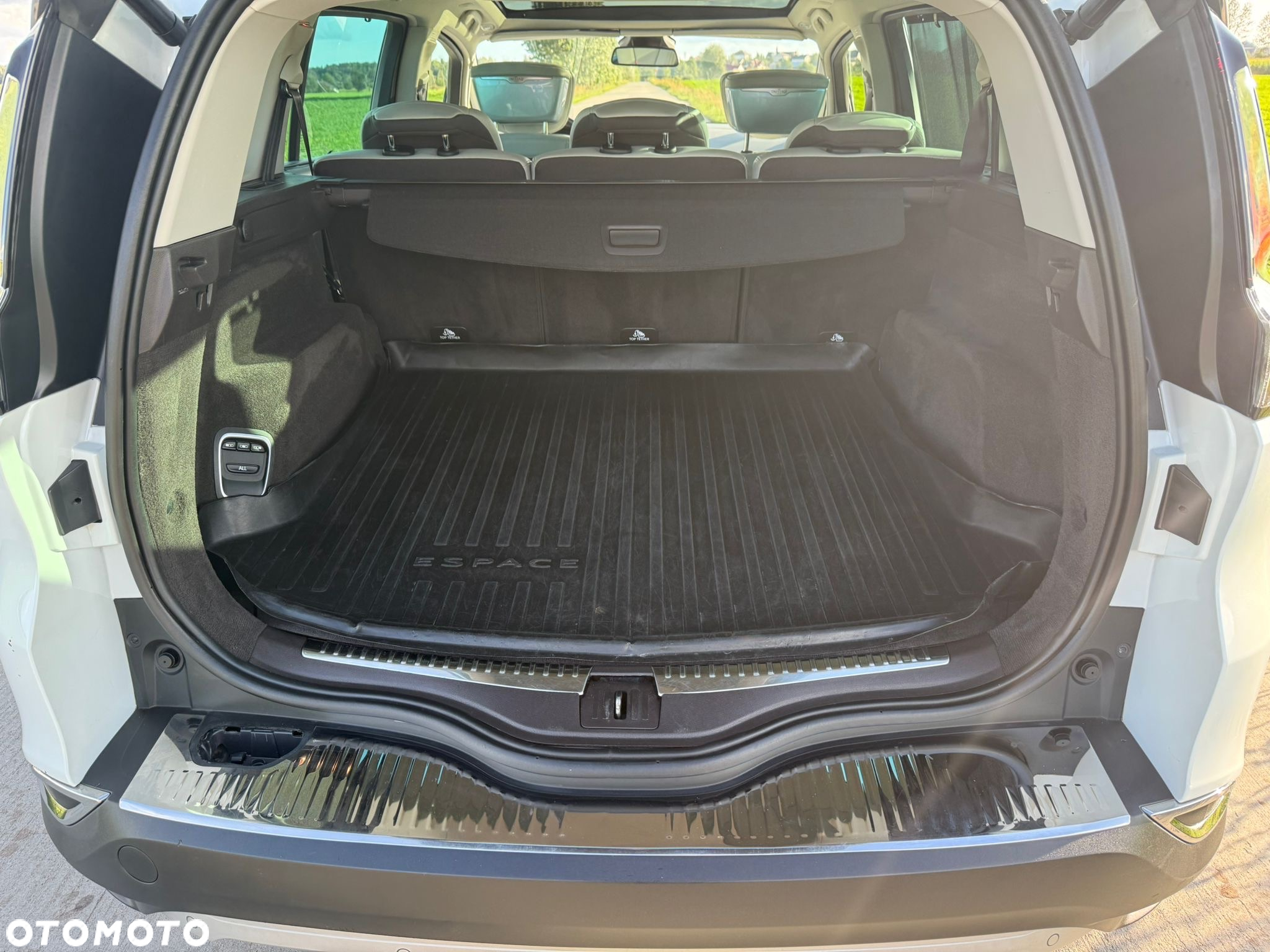 Renault Espace 1.6 dCi Energy Initiale Paris EDC - 9