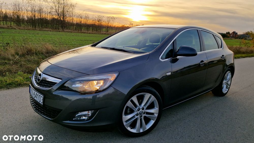 Opel Astra 1.4 Turbo Cosmo - 1