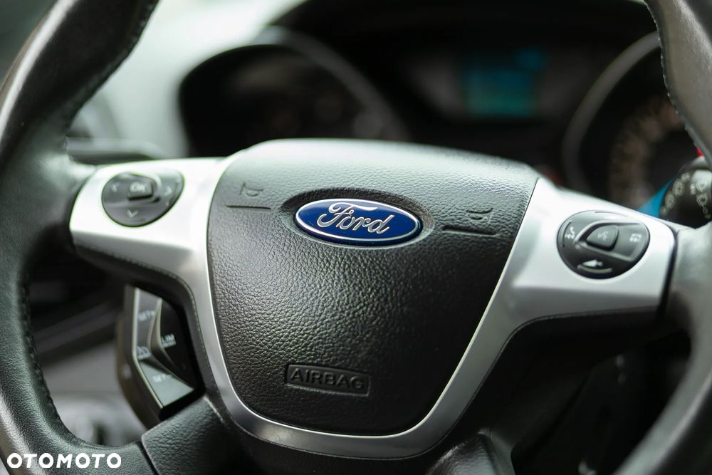 Ford Kuga - 24