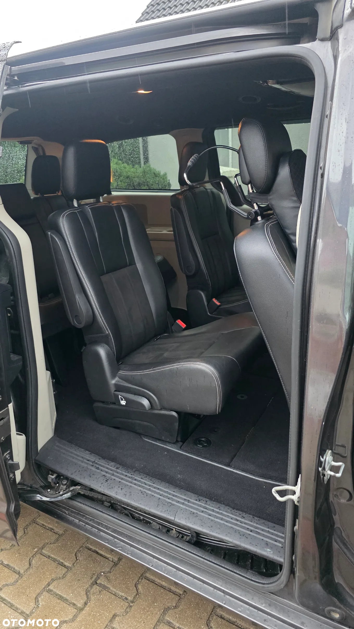 Dodge Grand Caravan - 21