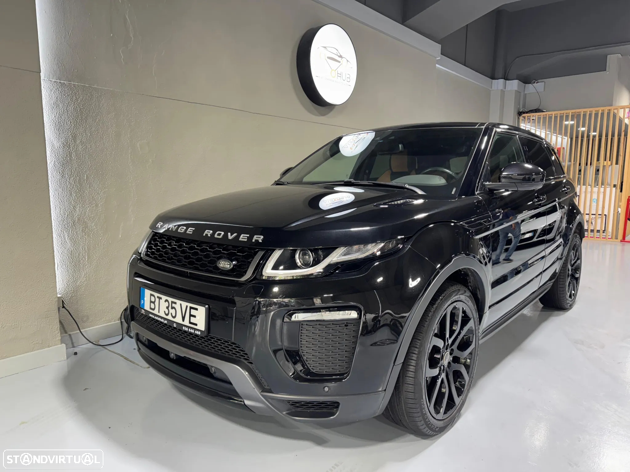 Land Rover Range Rover Evoque 2.0 D180 AWD HSE Auto - 3