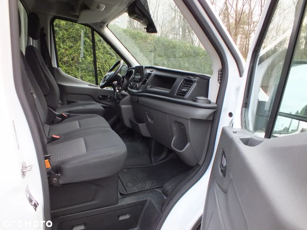 Ford Transit - 12