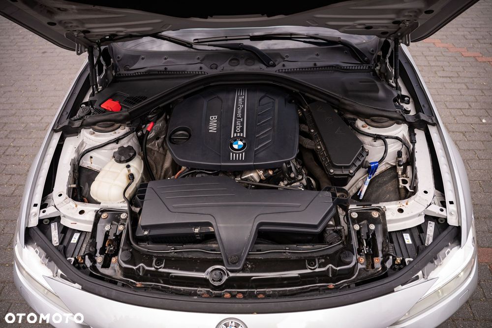 BMW Seria 3 318d DPF - 22