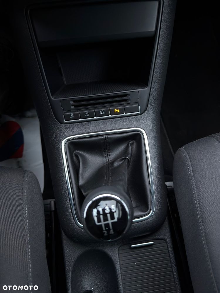 Volkswagen Golf Plus 1.6 TDI BlueMot Comfortline - 31