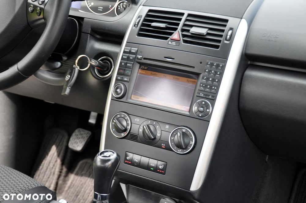 Mercedes-Benz Klasa A 170 BlueEFFICIENCY Avantgarde - 26