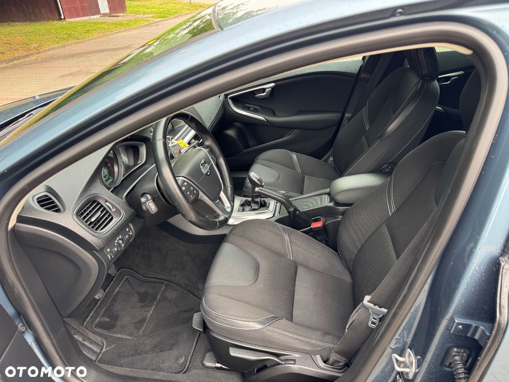 Volvo V40 D2 Kinetic - 13
