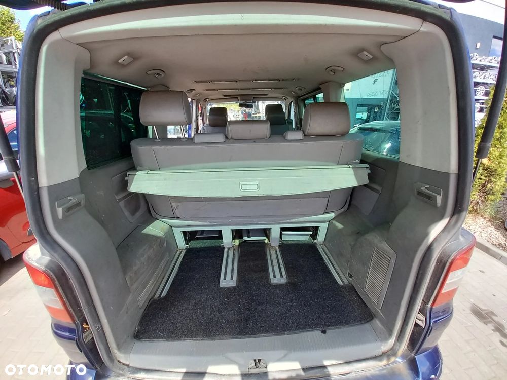 VW TRANSPORTER T5 MULTIVAN KOMPLETNA PRZEKŁADKA FOTELI DYWANÓW PODSUFITKI BOCZKI SŁUPKI NA MULTIVAN KOMPLET Z STOLIKIEM I ROLETĄ SKÓRA ALCANTARA - 11