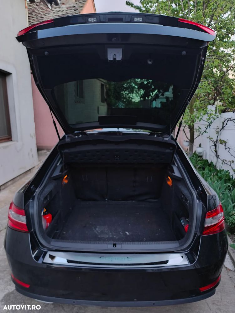Skoda Superb 2.0 TDI DSG Active - 6