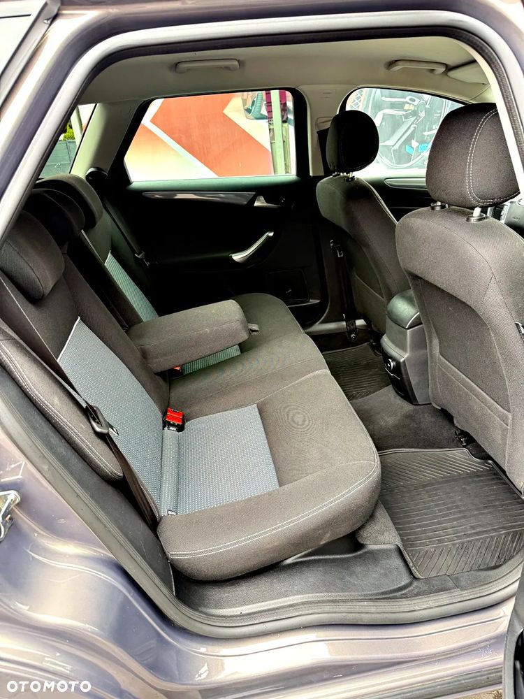 Ford Mondeo - 12