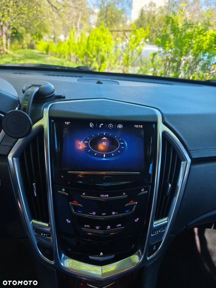 Cadillac SRX - 33