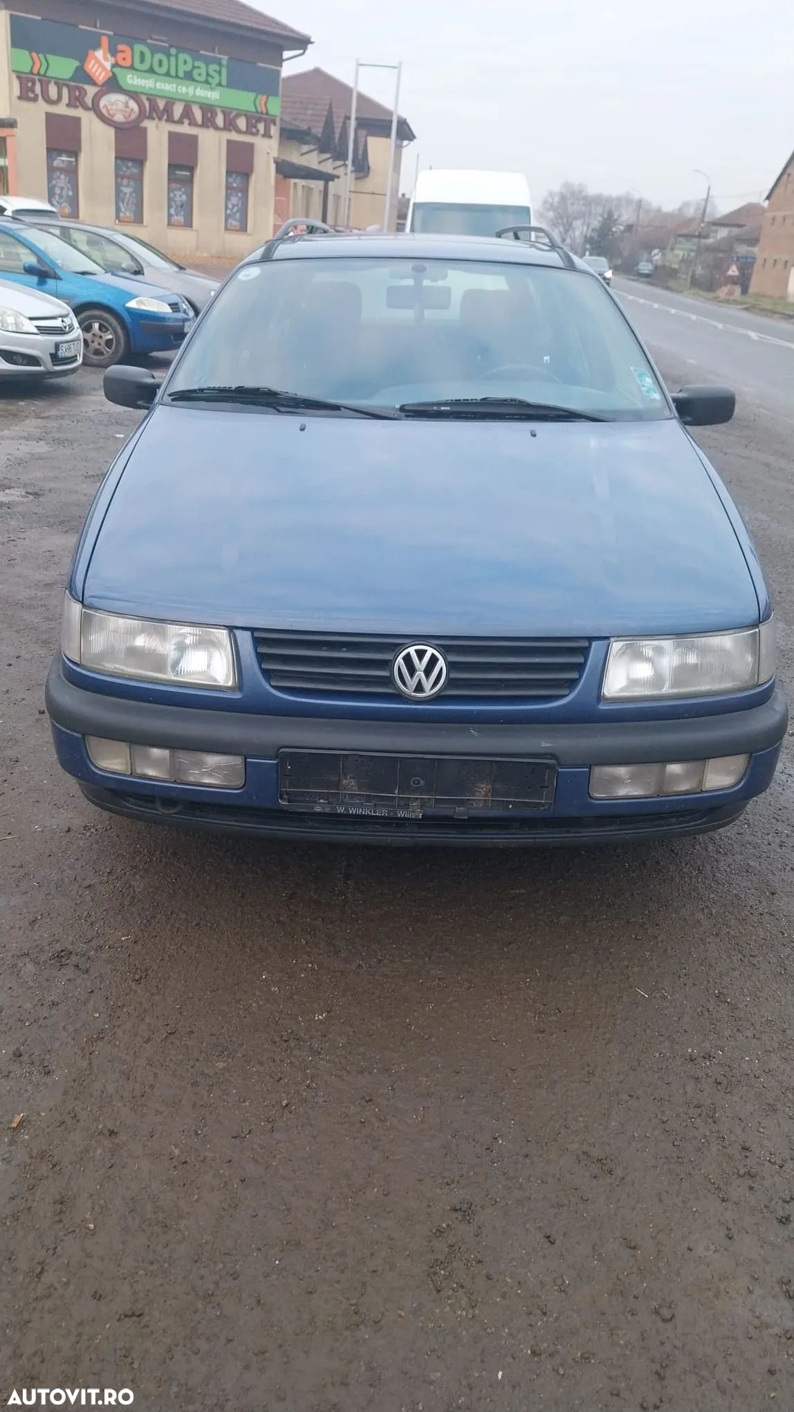 Dezmembram Volkswagen Passat 1,8 benzina ,1993-1996 - 1