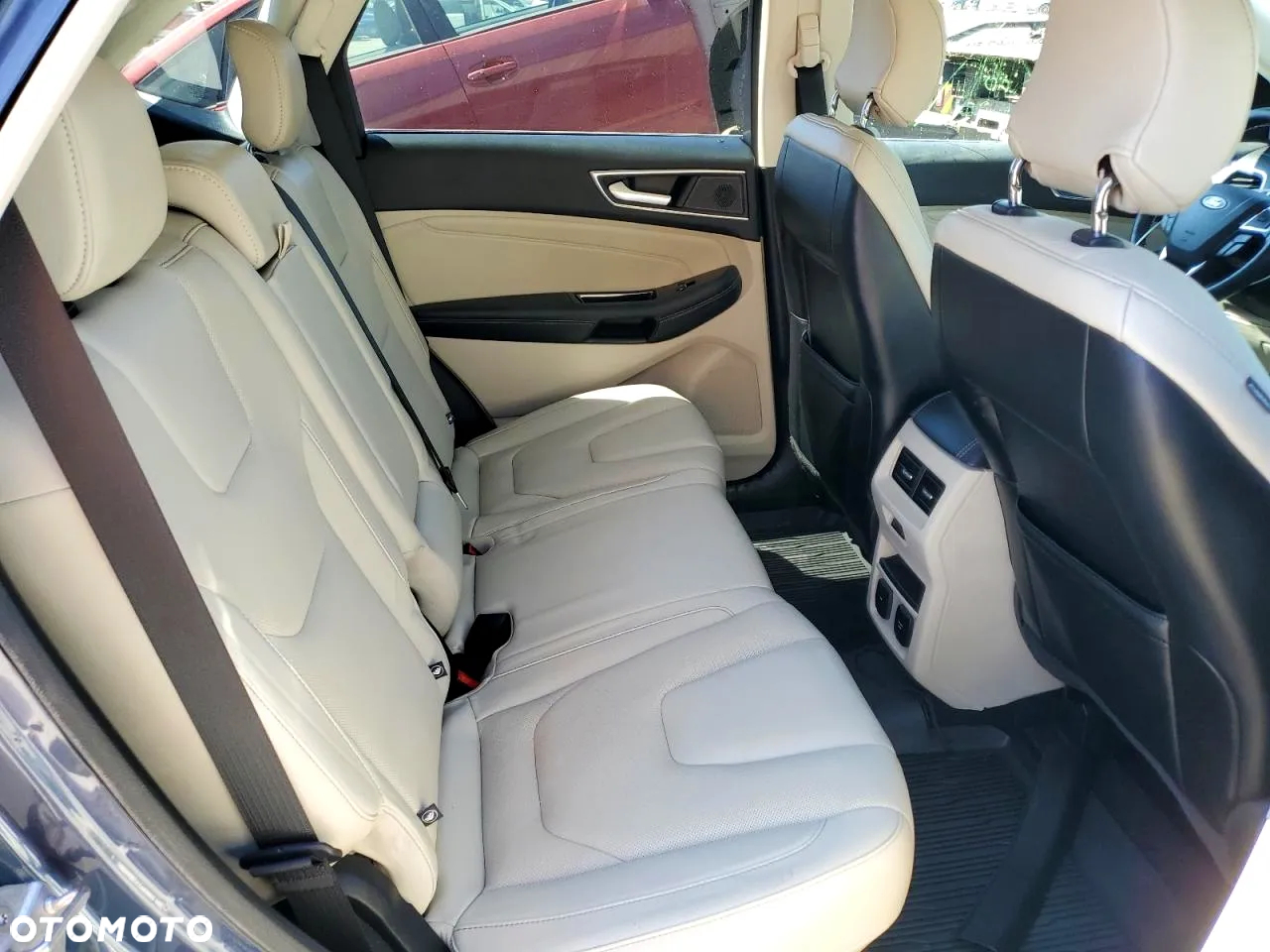 Ford Edge - 12