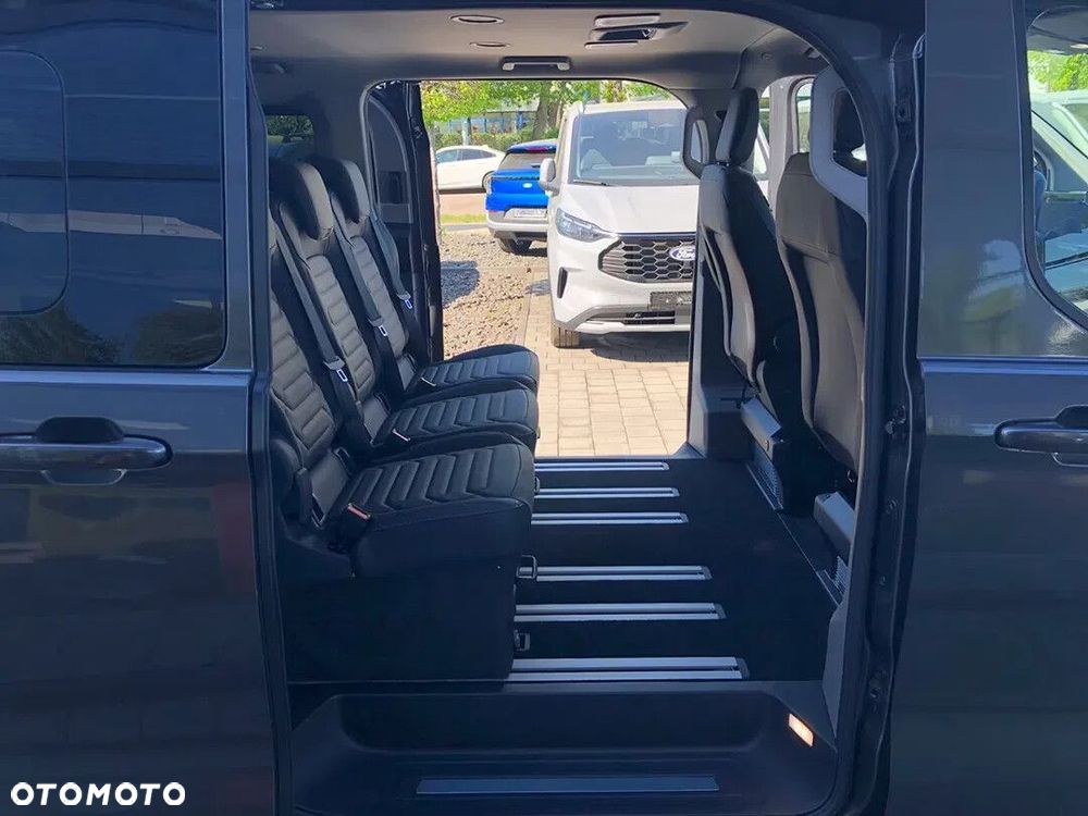 Ford Tourneo Custom - 17