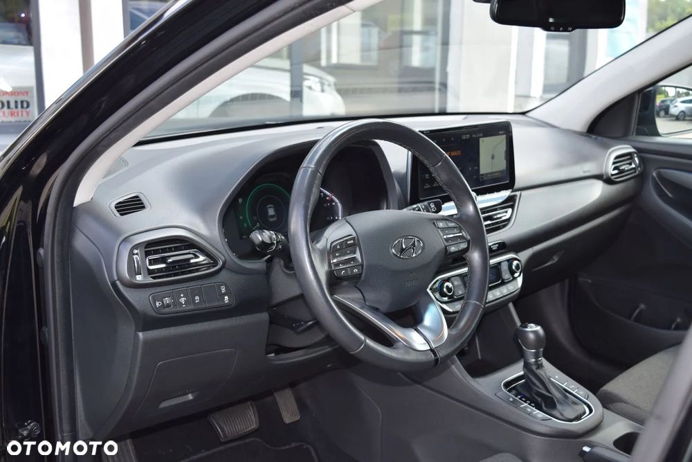 Hyundai i30 1.5 T-GDI 48V Executive DCT - 17