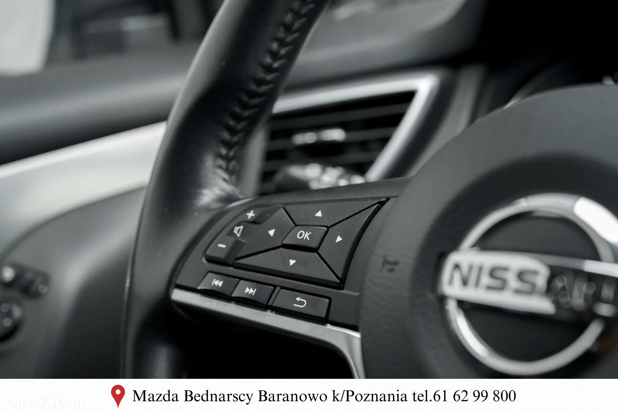 Nissan Qashqai 1.3 DIG-T N-Connecta EU6d - 36